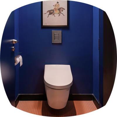 Photo of advanced smart toilets meeting high hygiene standards and a changing area with individual locked lockers to keep your belongings secure.